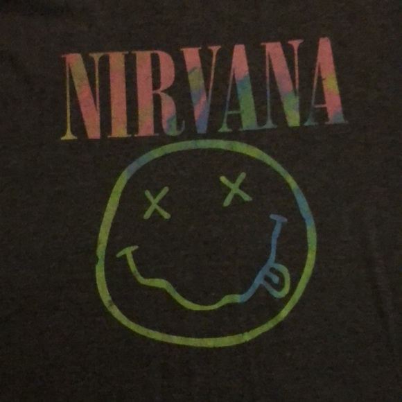 •Cute NIRVANA t-shirt• - Picture 3 of 3